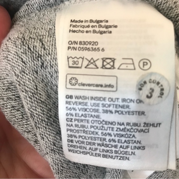 Very soft fleece V neck sweater for Fall/winter. - Picture 4 of 5